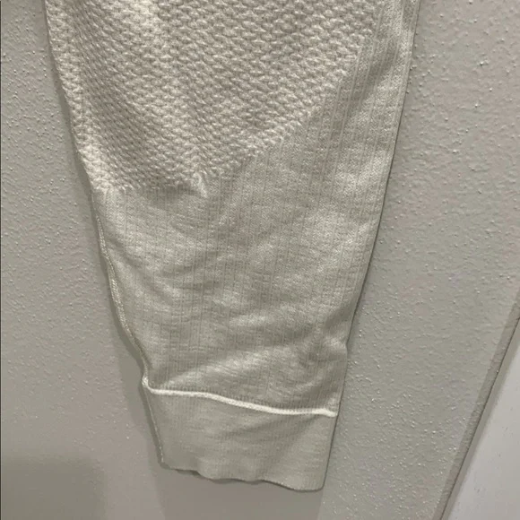 Lululemon Engineered Warmth Jogger. Size: 8 - Picture 15 of 17